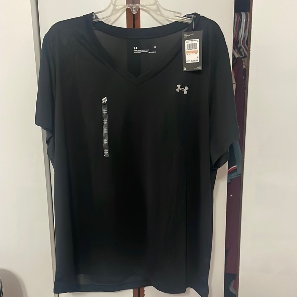 Under Armour Men's Black V-Neck Shirt